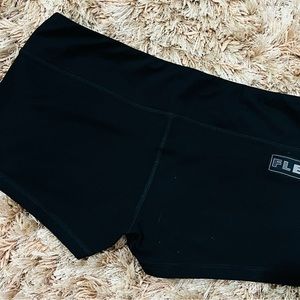 Never Worn FLEO size XL Black Monster Tag BRAND NEW